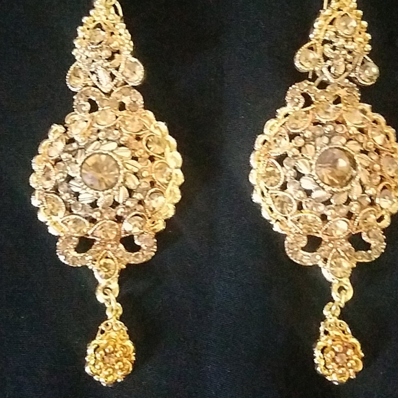 Jewellry - Picture 2 of 3